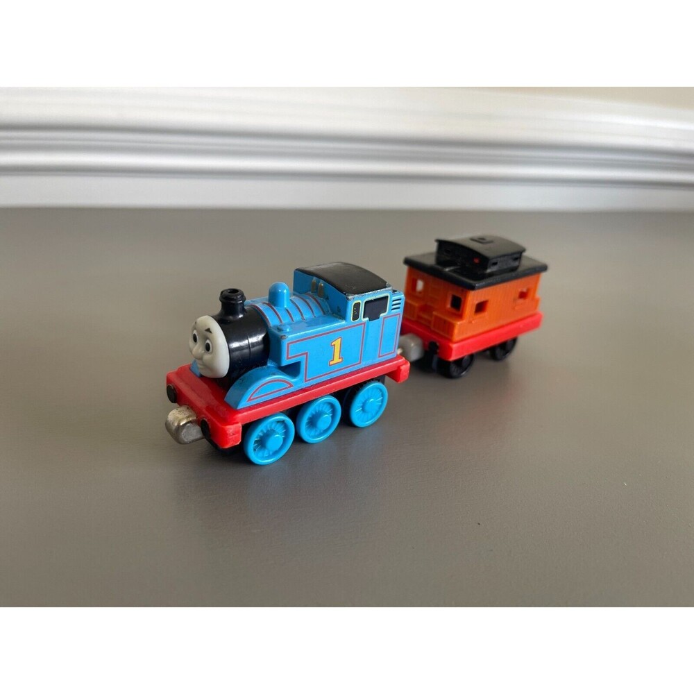 Thomas the Tank Engine & Friends Take Along Magnetic Diecast  Caboose Train Toy